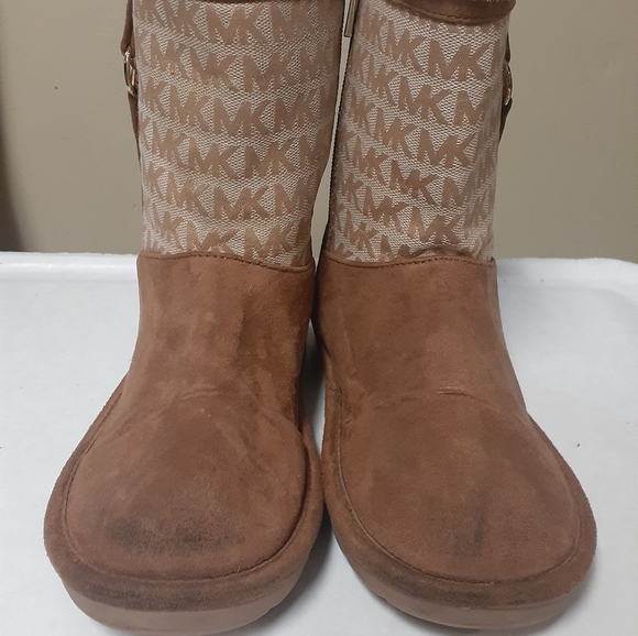 Michael Kors Winter Monogrammed Boots- Sz 5 - Picture 2 of 6